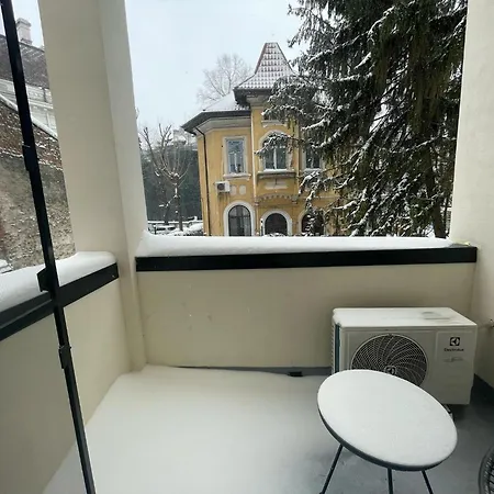 Apartment Modern Oasis In Bucharest's Core